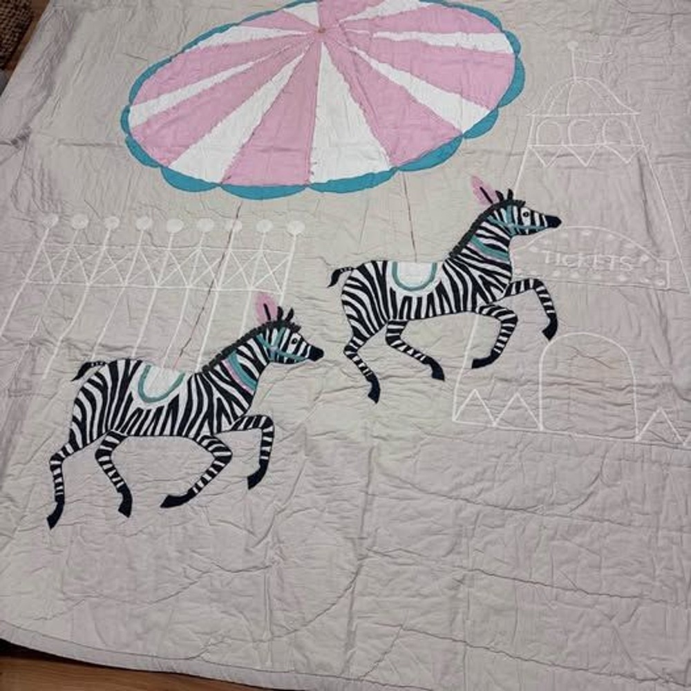 Land of Nod Unisex Full Queen Gray Quilt Zebra Carousel Circus Cotton